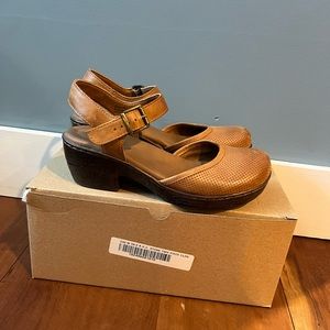 B. O. C. Stone Mary Jane Clog